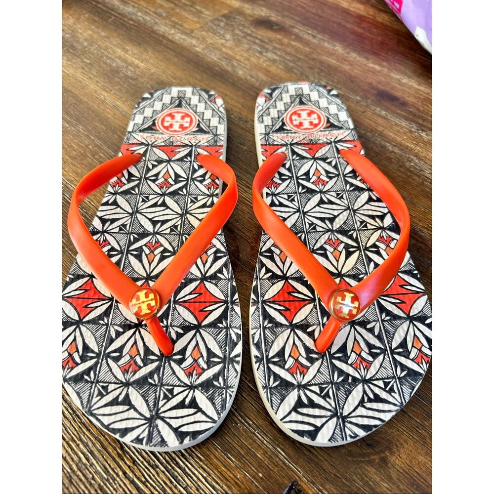 Tory Burch Women’s Rubber Flip Flops - Picture 2 of 7